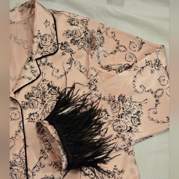 Pink & Black Floral Print Pajama Set with Feathers By Gilligan &O'Malley - Picture 6 of 10